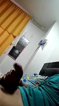 Snapshot of Alex-col chatting on December 23, 2024, 11:06 pm Alex-col online show from December 23, 2024, 11:06 pm