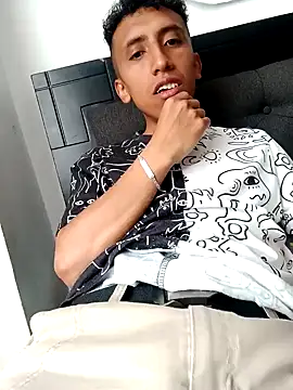 Snapshot of Alex-col chatting on December 26, 2024, 4:36 pm Alex-col online show from December 26, 2024, 4:36 pm