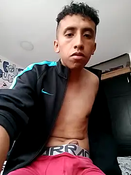 Snapshot of Alex-col chatting on December 29, 2024, 10:25 pm Alex-col online show from December 29, 2024, 10:25 pm