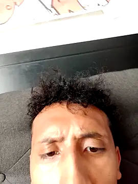 Snapshot of Alex-col chatting on February 5, 2025, 6:04 pm Alex-col online show from February 5, 2025, 6:04 pm