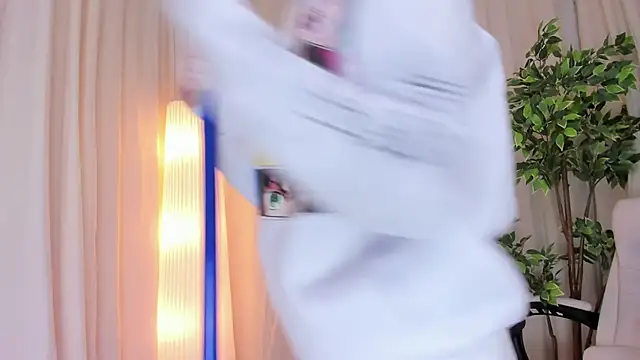 Maddy bennet online show from February 17, 2025, 10:29 am