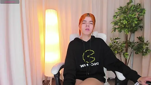 Maddy bennet online show from February 27, 2025, 4:20 am