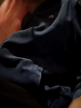 carmelbbyx22 online show from April 3, 2026, 4:05 pm