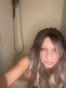 Snapshot of KarmaXblayze chatting on December 28, 2024, 5:12 am KarmaXblayze online show from December 28, 2024, 5:12 am