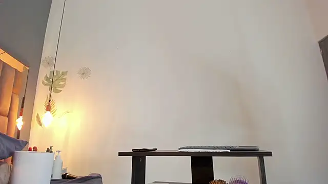 victoriaroyce1 online show from January 30, 2025, 6:54 pm