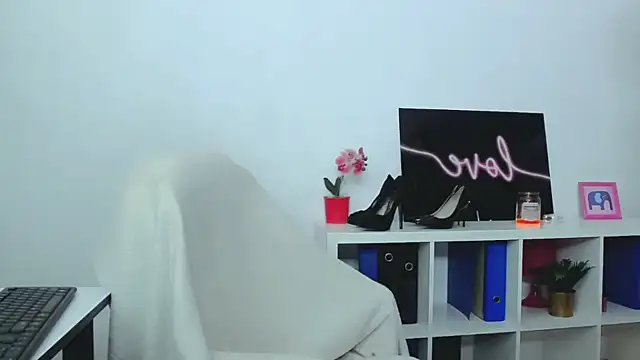 Snapshot of Lia_Benini chatting on January 29, 2025, 7:32 pm Lia Benini online show from January 29, 2025, 7:32 pm