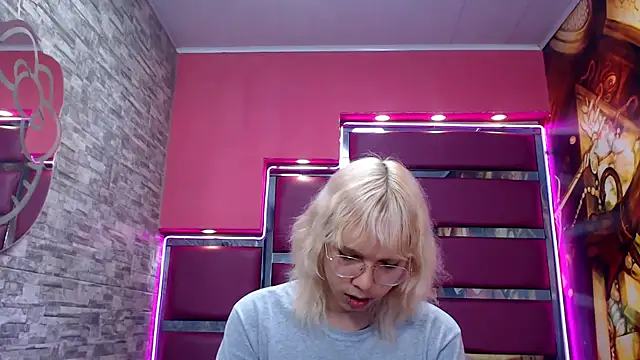 Snapshot of perfectlump chatting on October 18, 2025, 1:56 pm perfectlump online show from October 18, 2025, 1:56 pm