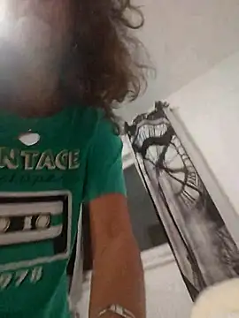 naughty69curls online show from October 8, 2025, 5:43 pm