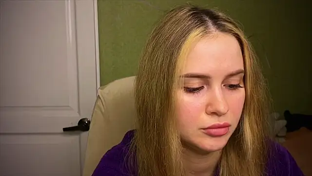 IlonaMurf online show from April 11, 2026, 4:22 pm