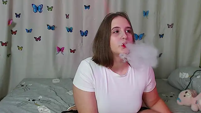 Snapshot of Phantommira chatting on January 10, 2025, 7:32 pm Phantommira online show from January 10, 2025, 7:32 pm