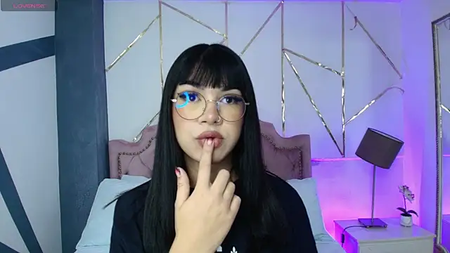 Snapshot of RoseCassie chatting on January 17, 2025, 1:24 pm RoseCassie online show from January 17, 2025, 1:24 pm