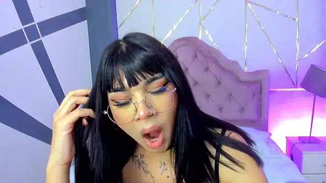 Snapshot of RoseCassie chatting on January 20, 2025, 6:53 pm RoseCassie online show from January 20, 2025, 6:53 pm
