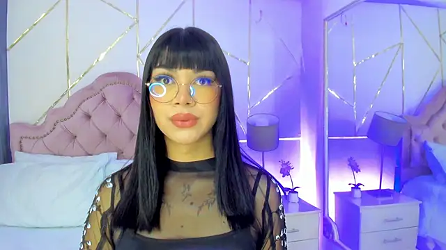 Snapshot of RoseCassie chatting on January 22, 2025, 1:21 pm RoseCassie online show from January 22, 2025, 1:21 pm