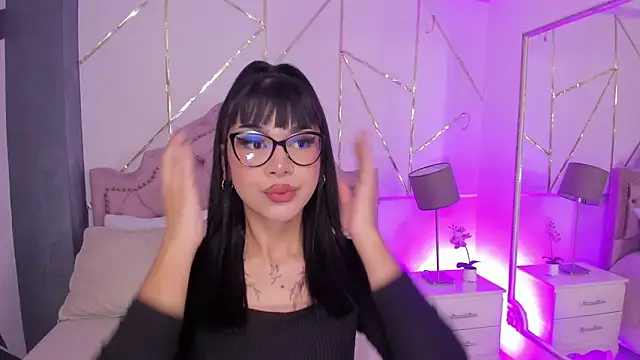 Snapshot of RoseCassie chatting on January 24, 2025, 1:14 pm RoseCassie online show from January 24, 2025, 1:14 pm