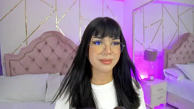 Snapshot of RoseCassie chatting on February 1, 2025, 12:47 pm RoseCassie online show from February 1, 2025, 12:47 pm