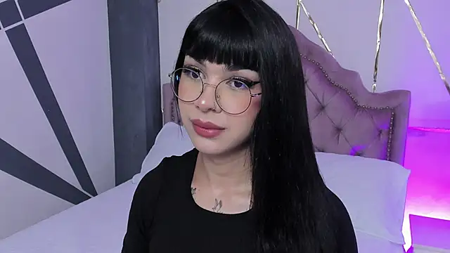 Snapshot of RoseCassie chatting on February 7, 2025, 1:43 pm RoseCassie online show from February 7, 2025, 1:43 pm