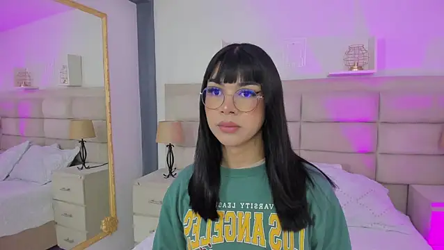 Snapshot of RoseCassie chatting on February 9, 2025, 12:52 pm RoseCassie online show from February 9, 2025, 12:52 pm