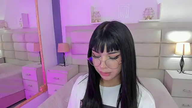 Snapshot of RoseCassie chatting on February 19, 2025, 4:00 pm RoseCassie online show from February 19, 2025, 4:00 pm
