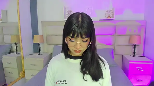 Snapshot of RoseCassie chatting on March 18, 2025, 12:36 pm RoseCassie online show from March 18, 2025, 12:36 pm