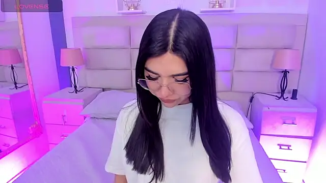 Snapshot of RoseCassie chatting on September 9, 2025, 12:37 pm RoseCassie online show from September 9, 2025, 12:37 pm