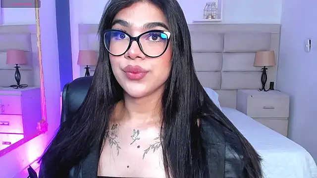Snapshot of RoseCassie chatting on September 21, 2025, 1:24 pm RoseCassie online show from September 21, 2025, 1:24 pm