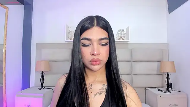 Snapshot of RoseCassie chatting on October 4, 2025, 1:20 pm RoseCassie online show from October 4, 2025, 1:20 pm