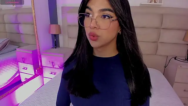 Snapshot of RoseCassie chatting on October 12, 2025, 1:54 pm RoseCassie online show from October 12, 2025, 1:54 pm