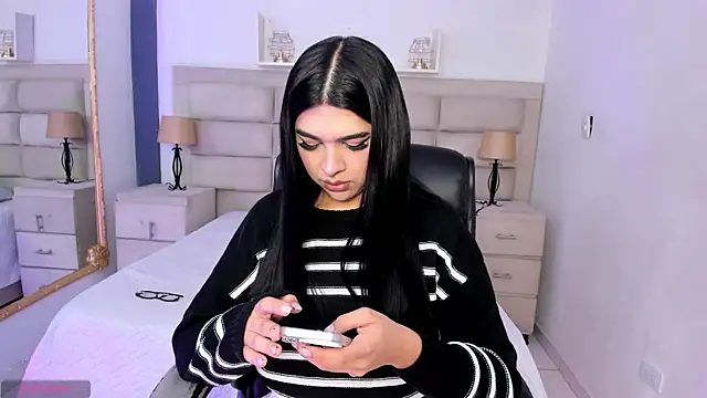 Snapshot of RoseCassie chatting on October 21, 2025, 12:50 pm RoseCassie online show from October 21, 2025, 12:50 pm