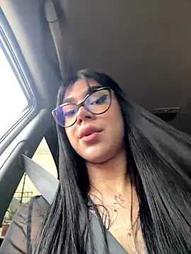 RoseCassie online show from November 3, 2025, 12:50 pm