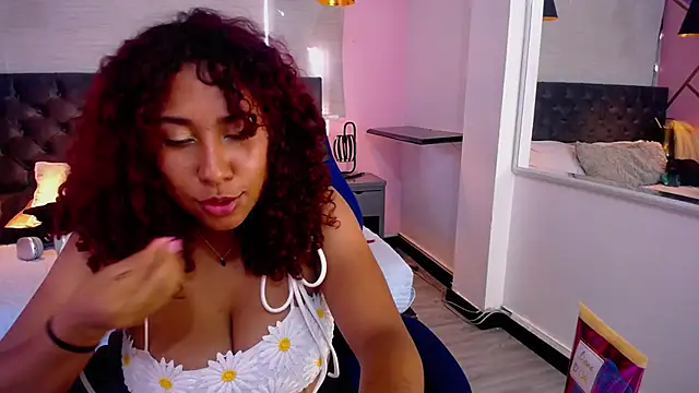 lauraltt online show from January 9, 2025, 6:57 pm