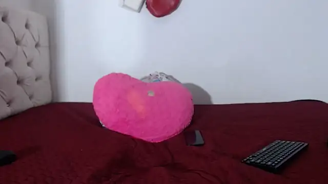 evaFiore online show from January 28, 2025, 4:08 am