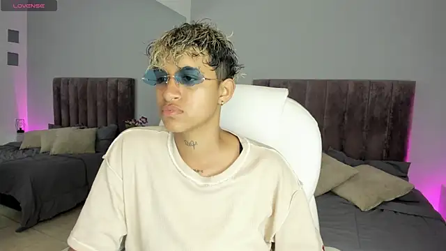 Dominick jones online show from January 19, 2025, 1:33 pm