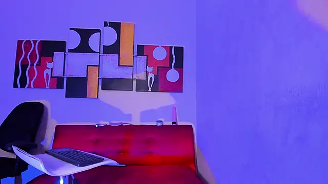 Mariana 16  online show from February 26, 2025, 8:11 pm