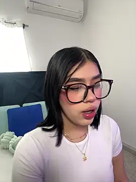 Lily Woodz online show from February 8, 2026, 2:53 pm