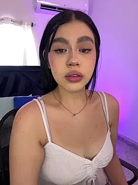 Lily Woodz online show from May 30, 2026, 7:11 pm