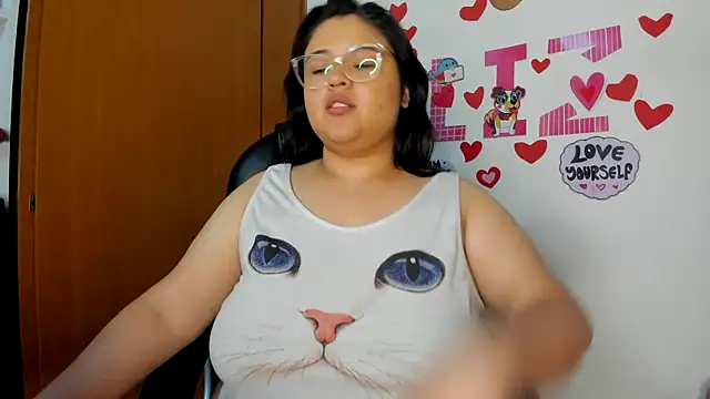 lizzie c online show from March 16, 2025, 4:41 am