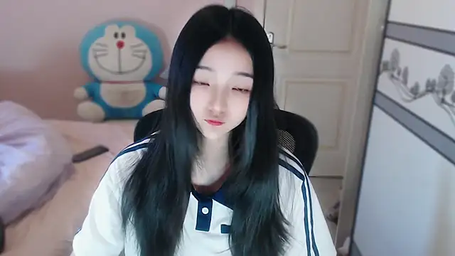 xiao-xiao-D online show from December 14, 2025, 7:25 am