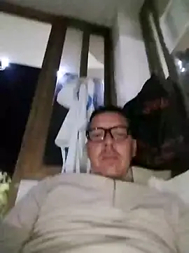 Snapshot of dogvzlano chatting on December 18, 2024, 8:20 am dogvzlano online show from December 18, 2024, 8:20 am