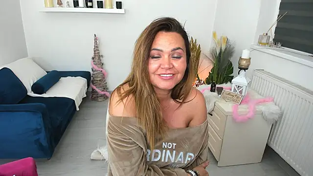 Aileen Stone online show from December 19, 2024, 6:12 pm