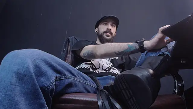 AxelColton online show from February 5, 2025, 6:24 am