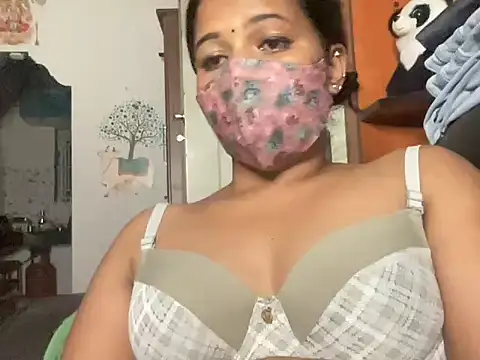 Tamil Sanjana  online show from October 5, 2025, 6:17 pm