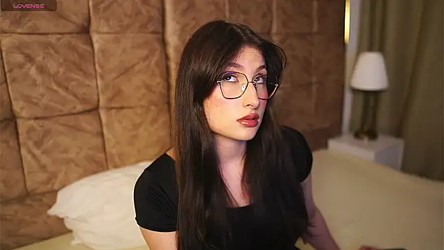 Daisha Riley online show from March 18, 2026, 2:26 am