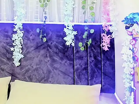 CintiaWalker online show from November 2, 2025, 12:40 pm