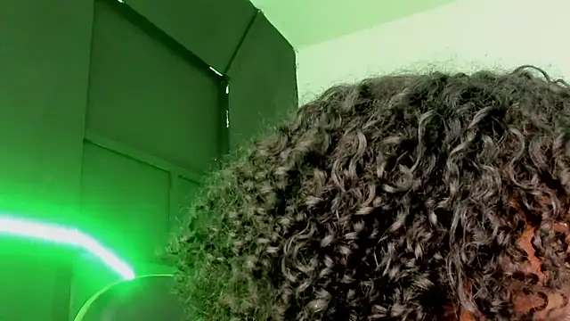 CintiaWalker online show from April 11, 2026, 12:42 pm