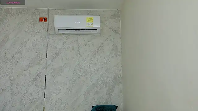dani-lue online show from May 21, 2026, 1:51 pm