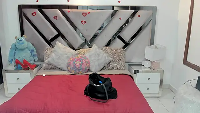 natalia5560 online show from October 28, 2025, 1:03 pm