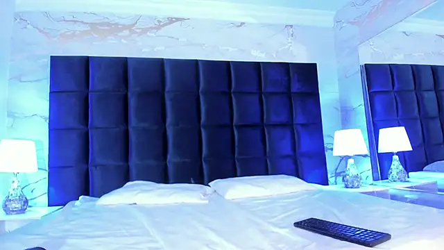 loladupont online show from February 2, 2026, 3:05 am