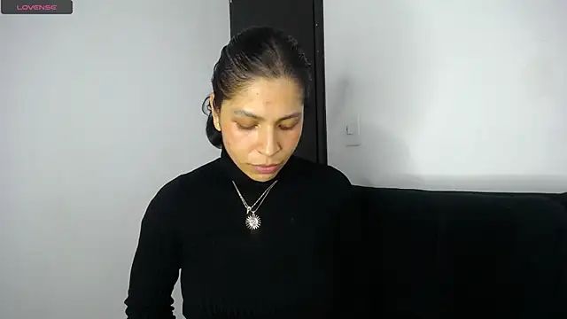 Snapshot of AbrilSonne chatting on September 9, 2025, 1:05 am AbrilSonne online show from September 9, 2025, 1:05 am