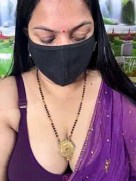 FlatVincy4 online show from November 7, 2025, 4:01 am