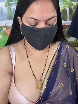 FlatVincy4 online show from November 11, 2025, 3:39 am